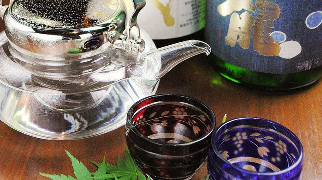 多彩な日本酒を、お好みの量と温度で