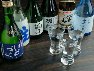 選りすぐりの鮮魚と相性の良い日本酒を厳選仕入れ
