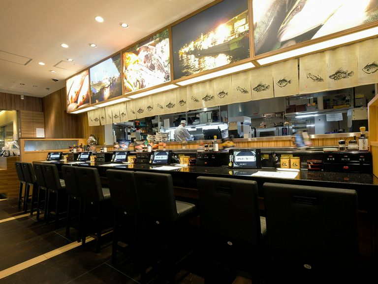 気軽に本格的な握りを堪能できるカウンター席