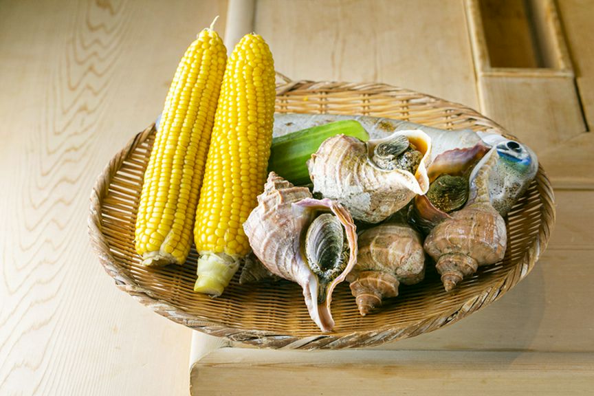 信頼するプロの目利きを通じて上質な食材を各地から仕入れる