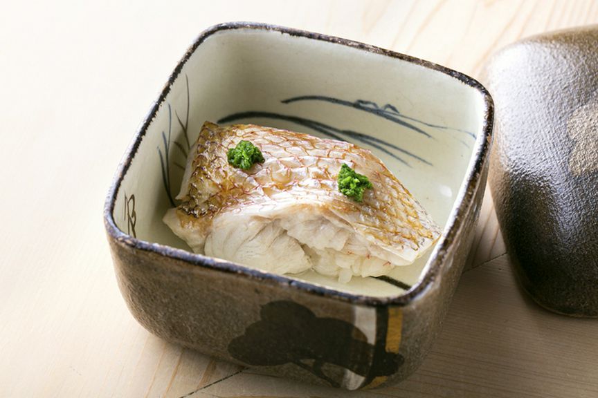 フワフワの食感と、濃厚な脂の旨みに感激する『ノドグロの飯蒸』