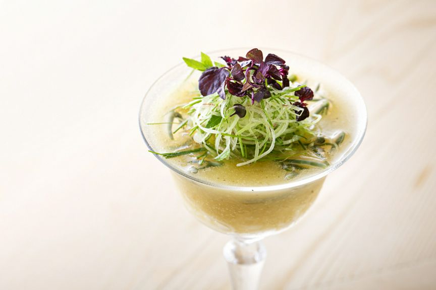 四季折々の食材を巧みに組み合わせて季節感を表現する『先付』