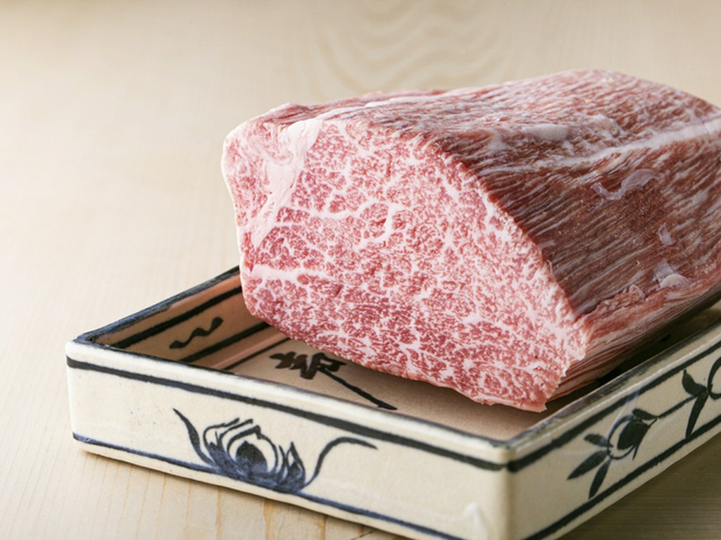 コース終盤に登場するスペシャリテの素材も厳選