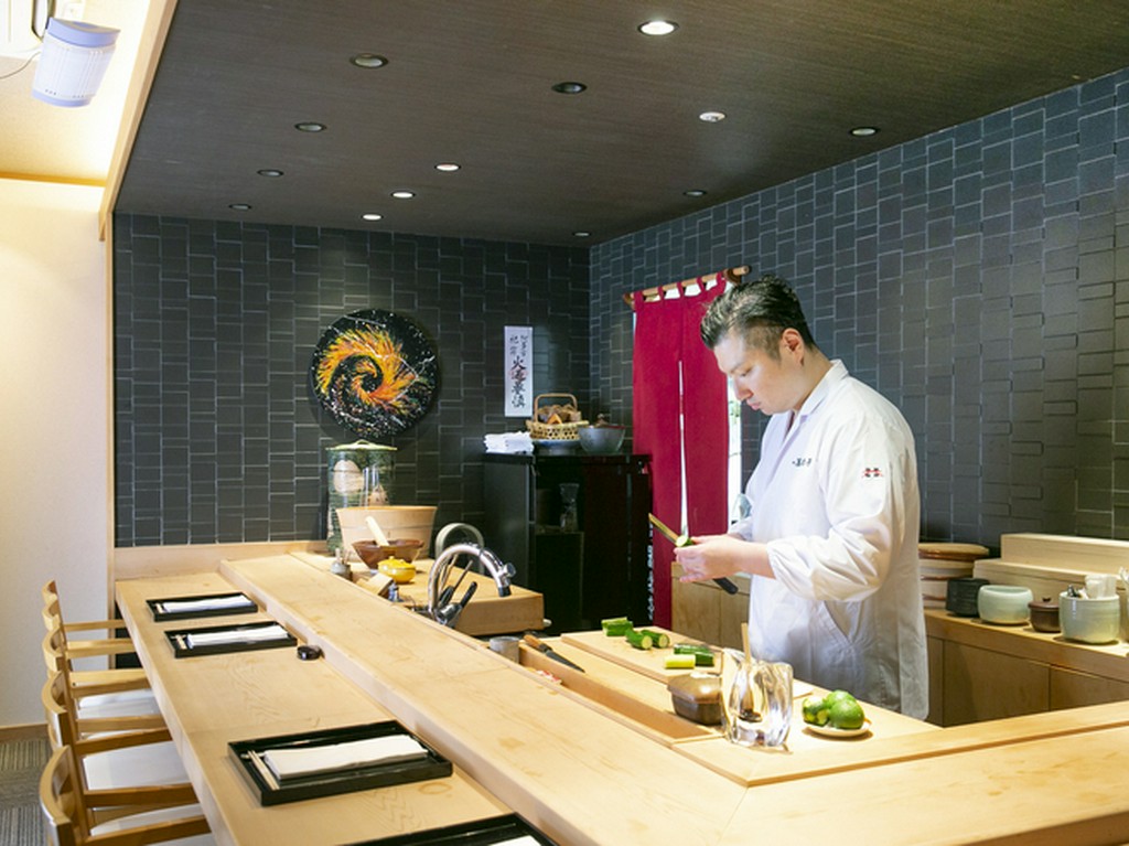 銀座という激戦地で、変わらずに己が信ずる美味を追求