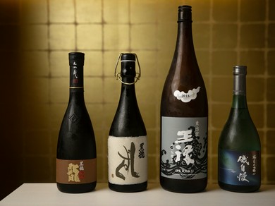 和食を引き立てる多彩な日本酒から希少な一本まで豊富に用意