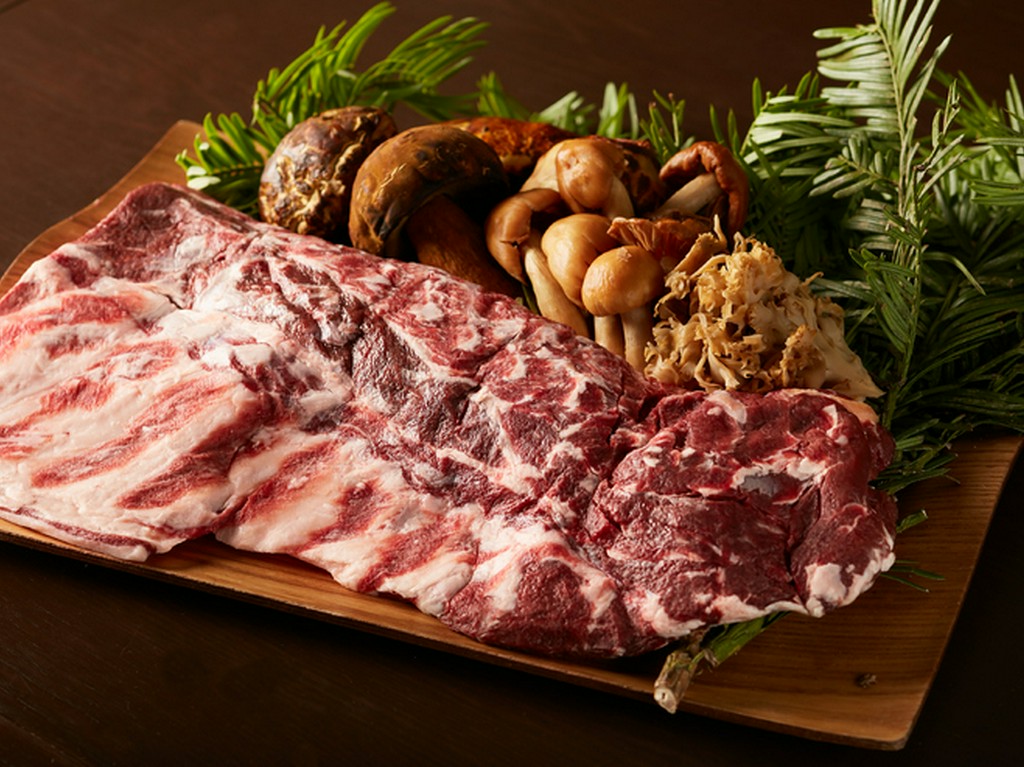 スタッフ全員で足を運んだ、愛着のある生産地の食材を提供