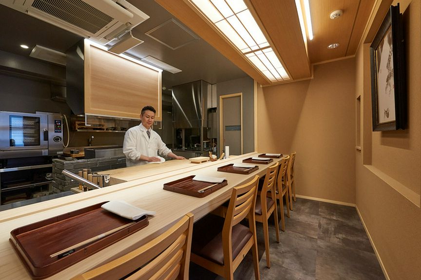 調理場のライブ感と香りを楽しむ特等席