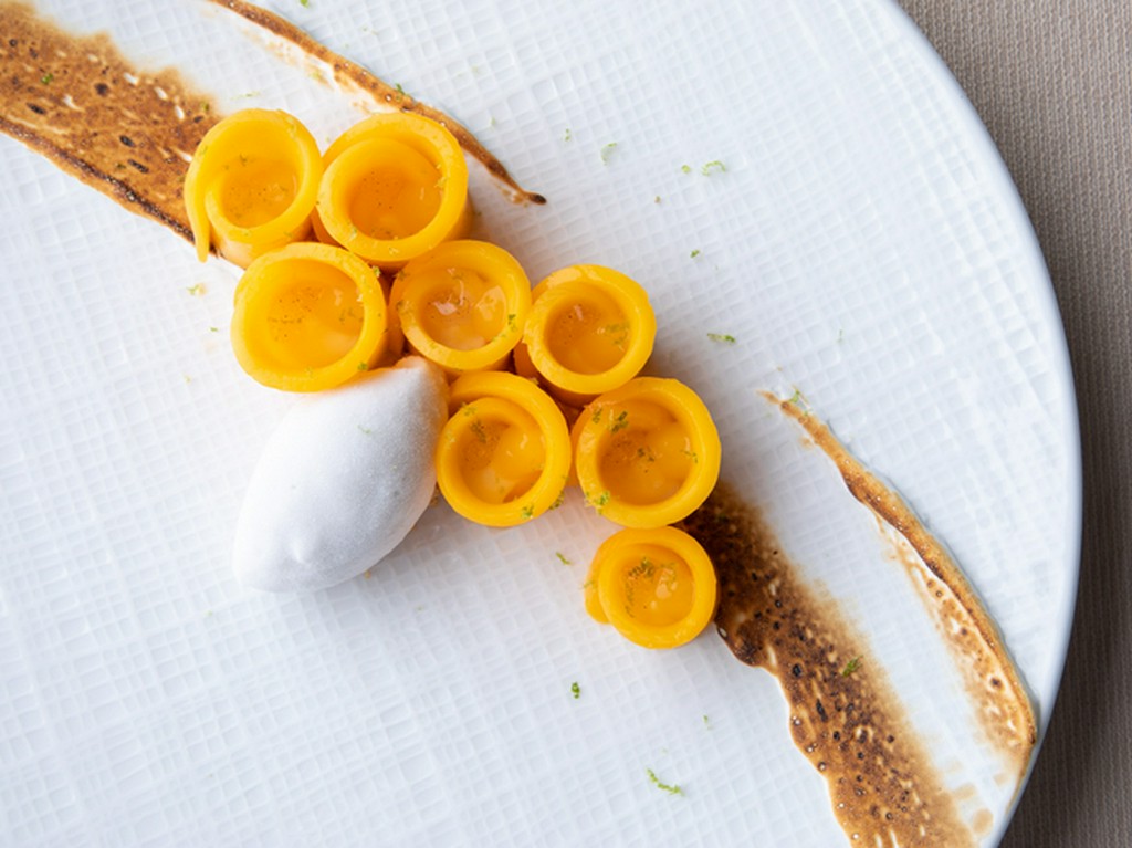 華やかな南国の香りが広がる『マンゴータルト』