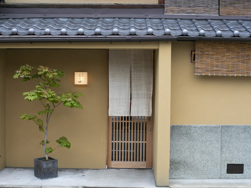 駅からの道のりさえ、料理を楽しむためのエッセンス