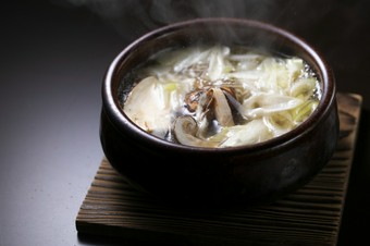 締めのごはんの前に登場する、ほっと胃を温める『丸鍋』