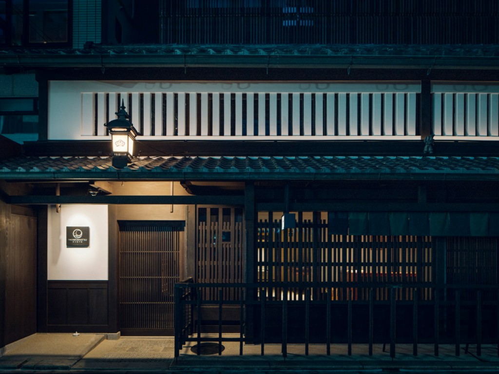 割烹とイタリア料理の2軒を備える京都のラグジュアリーホテル