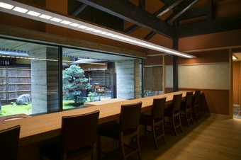 ホテルらしい凛とした空気感とリラックスできる雰囲気づくり