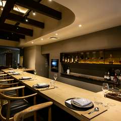 料理、空間、サービスのすべてが非日常の時間を演出