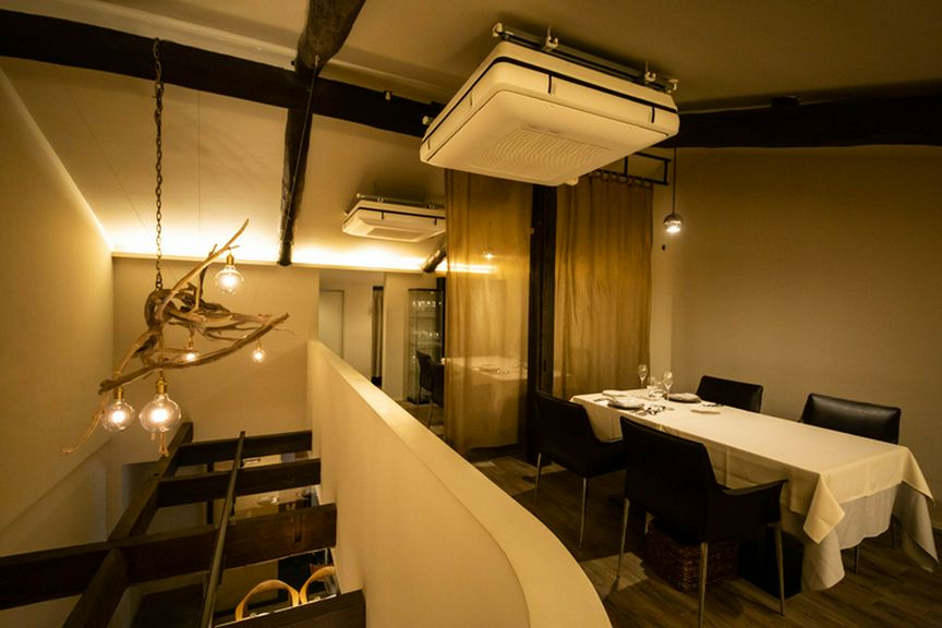 町家の風情とモダンな開放感を両立する空間