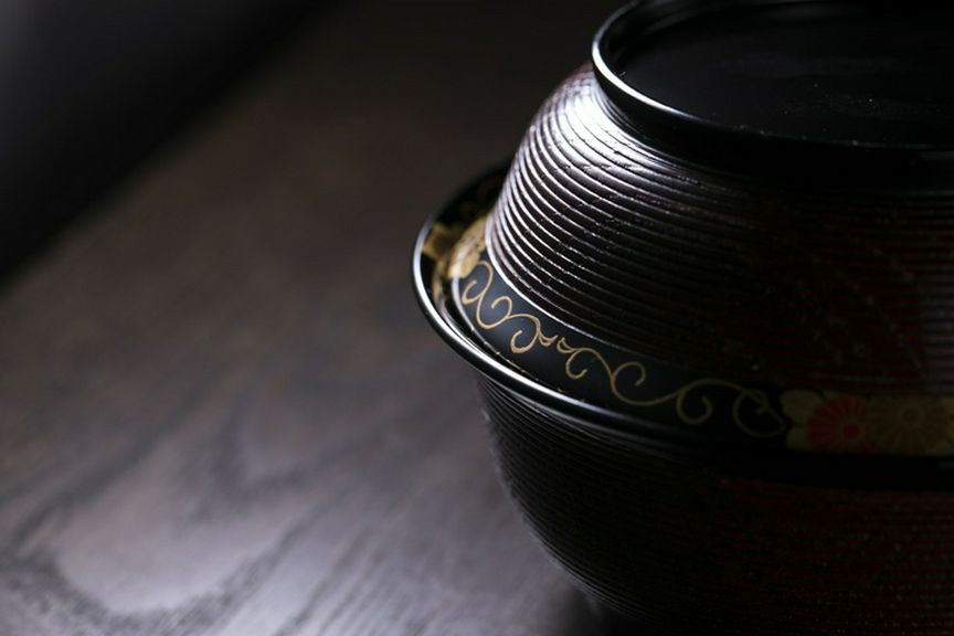 料理を彩る器にも、一切の妥協なし