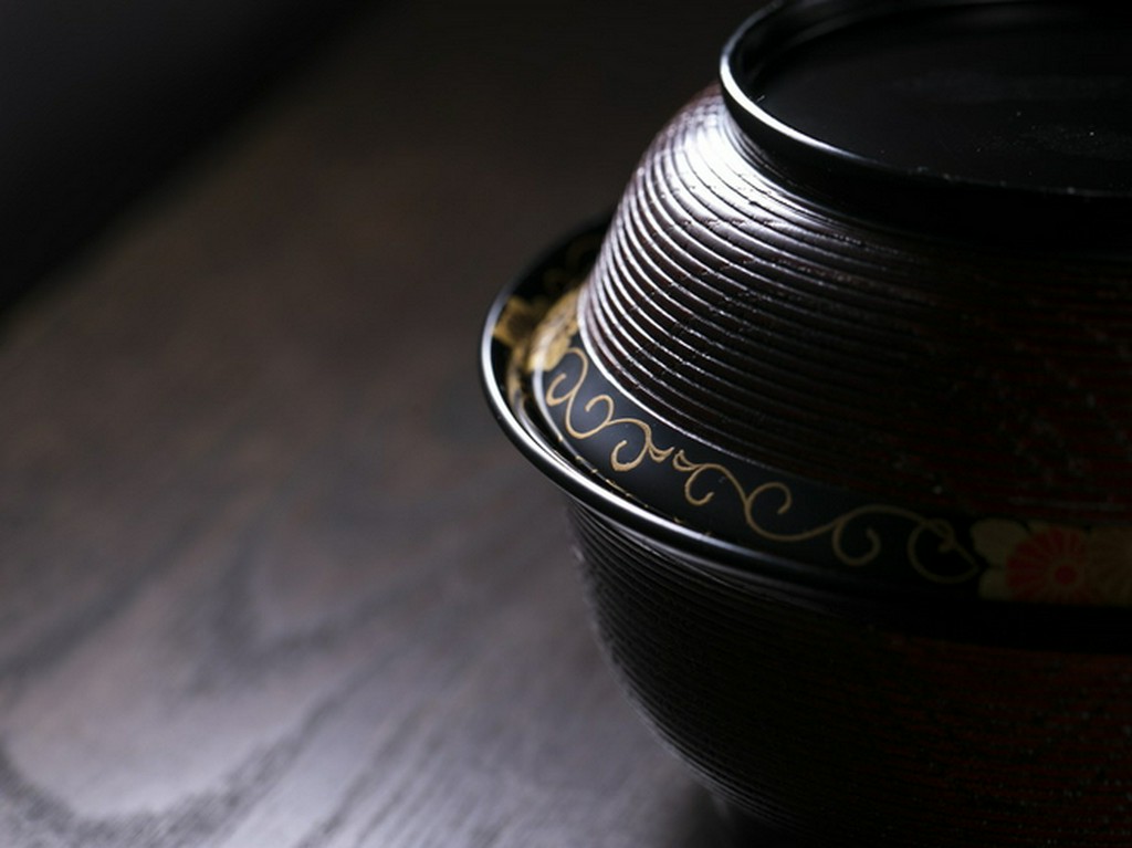 料理を彩る器にも、一切の妥協なし