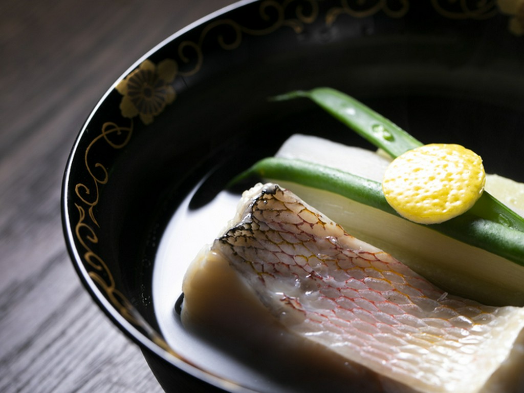 素材に合わせて変えるこだわりの“だし”が決め手。日本料理の要たる自慢の『椀』