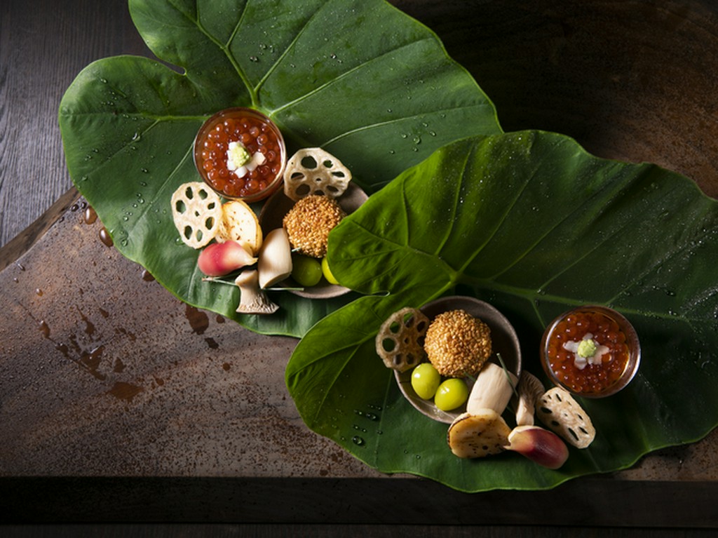 京都の季節の移ろいを、美しい盛り付けで表現する『八寸』