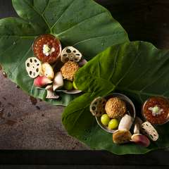 京都の季節の移ろいを、美しい盛り付けで表現する『八寸』