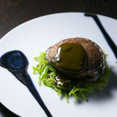 ステーキで豪快に味わってほしい、鮑ならではの弾力