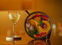 ヴェチパーウォーターをベースに、フルーツやバジル、メイプルシロップなどで作られた一杯。リゾートホテルの朝、心地の良い風を感じながら飲んでいるような、爽やかさを感じます。