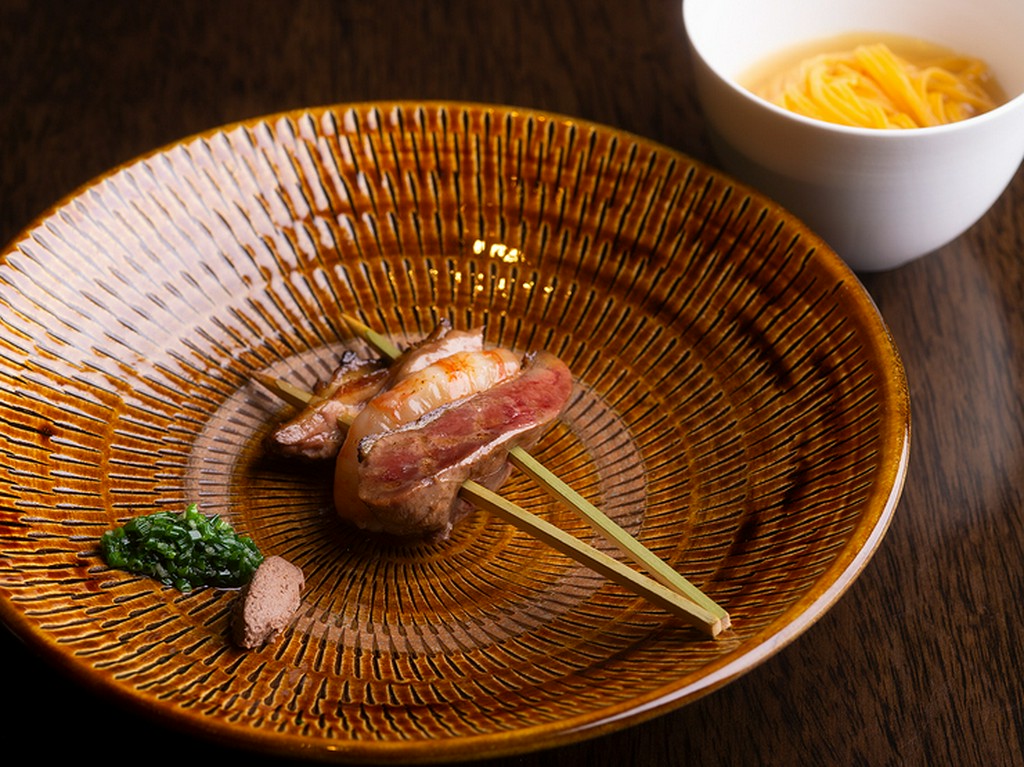 【デンクシフロリ】のスペシャリテ『ピジョン　えび』