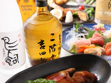 バリエーション豊富な料理を囲んで盛り上がる歓送迎会