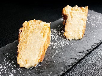 繊細な口どけの虜になる『バスクチーズケーキ』