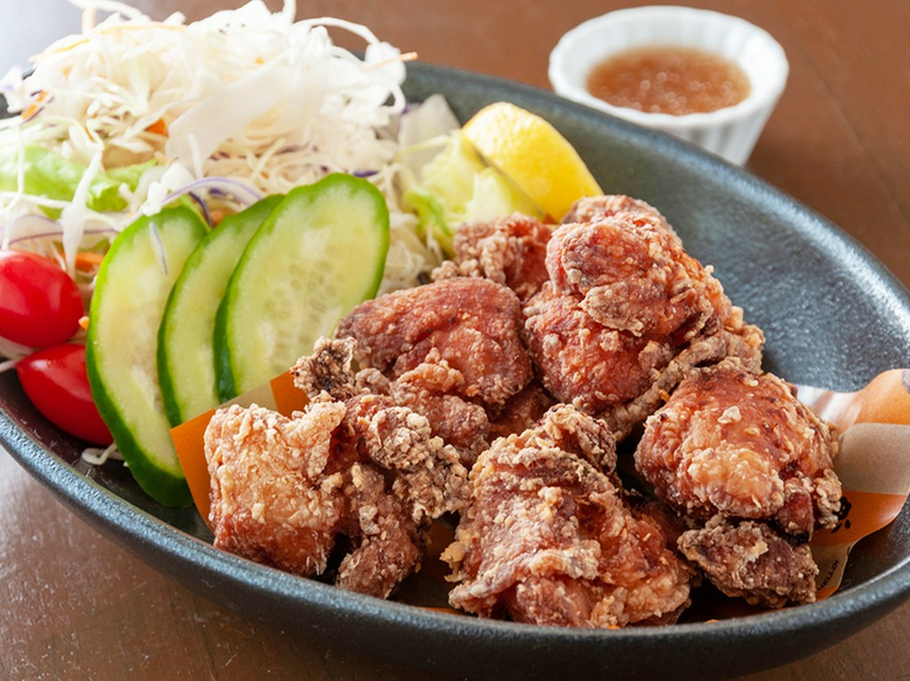 特製つけダレがおいしい『塩カラアゲ』