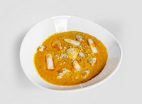 えび・いか・あさりなどの魚介がたっぷり入ったカレー