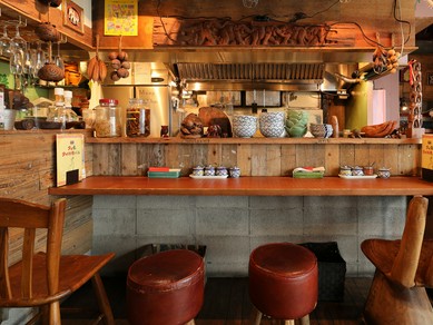 エキゾチックな空間と美味しい料理でお喋りに花を咲かす