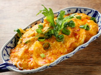 未体験のフワフワ食感に驚く、蟹のカレー炒め。一度食べたらやみつきになる『プーパッポンカリー』