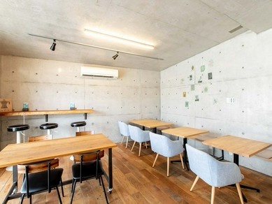 ゆったり過ごせる北欧風カフェ