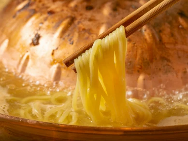 〆はコレ！最後の最後まで素材を味わい尽くせる『okamoto特製鍋ラーメン』