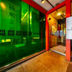 エレベーターで5階にアジアンな空間