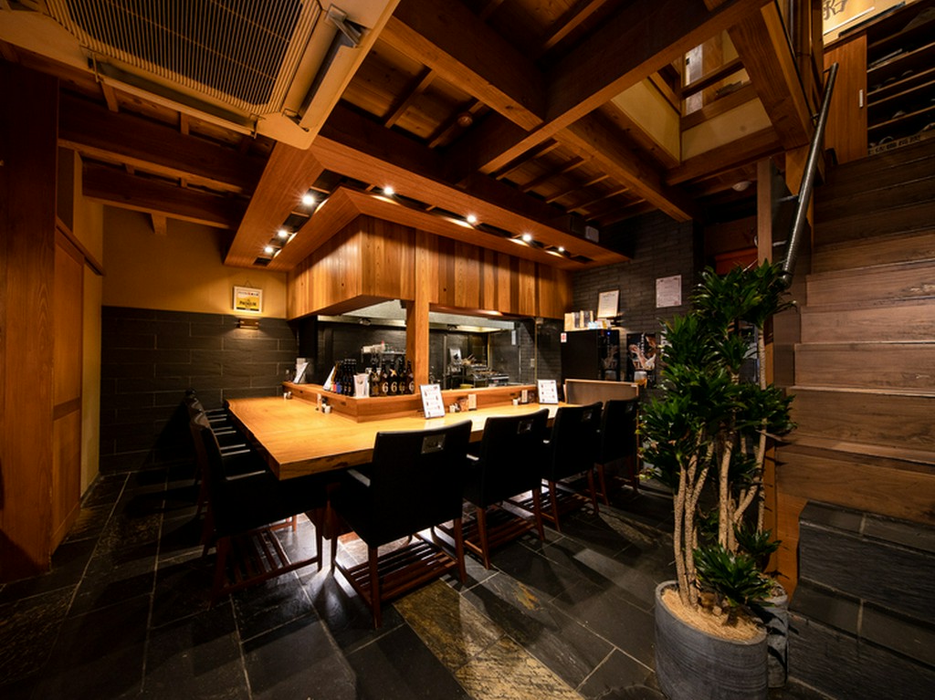 落ち着いた大人の雰囲気で二人の時間を