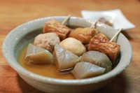 内容はスタッフにお尋ねください。（例／鶏・かに・たこ・いわしのつみれ等）