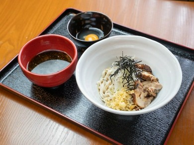 黒紅そば 鶏（温かい出汁）