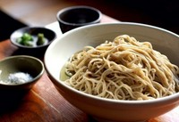 「ざる・かけ」ともに、通常800円（税込880円）のところ、特別価格700円（税込770円）でお召し上がりいただけます！このお得な機会（3月1日～4月20日）に、ぜひ当店の十割そばをご堪能ください。