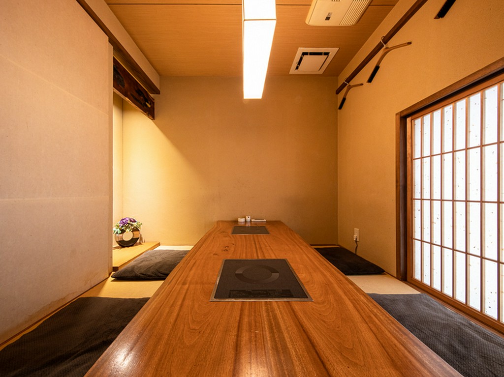 接待や会食にもオススメの個室もあります