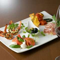 美酒に合わせた季節の料理をいただける『オードブル・ワインSet』