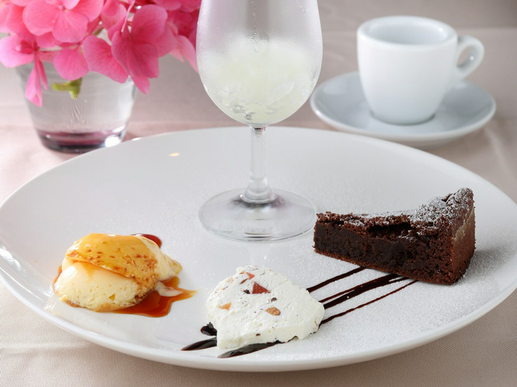 その時々で内容が変わる『デザート盛り合わせ』