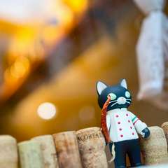 入り口横の窓辺では、かわいい置物がゲストをお出迎え
