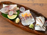 丁寧な仕事が旬の味を引き立てる、『お造り盛合せ』