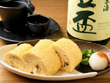 ふわふわ卵にあさりの食感が絶妙なアクセントを効かせた『あさりのだし巻卵』