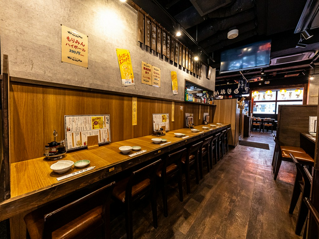 1人使いにも最適なカウンター席