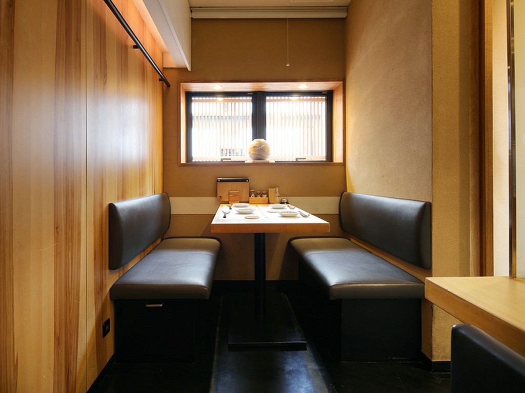 ボックス席も完備。デートにはもちろん、接待にもピッタリ