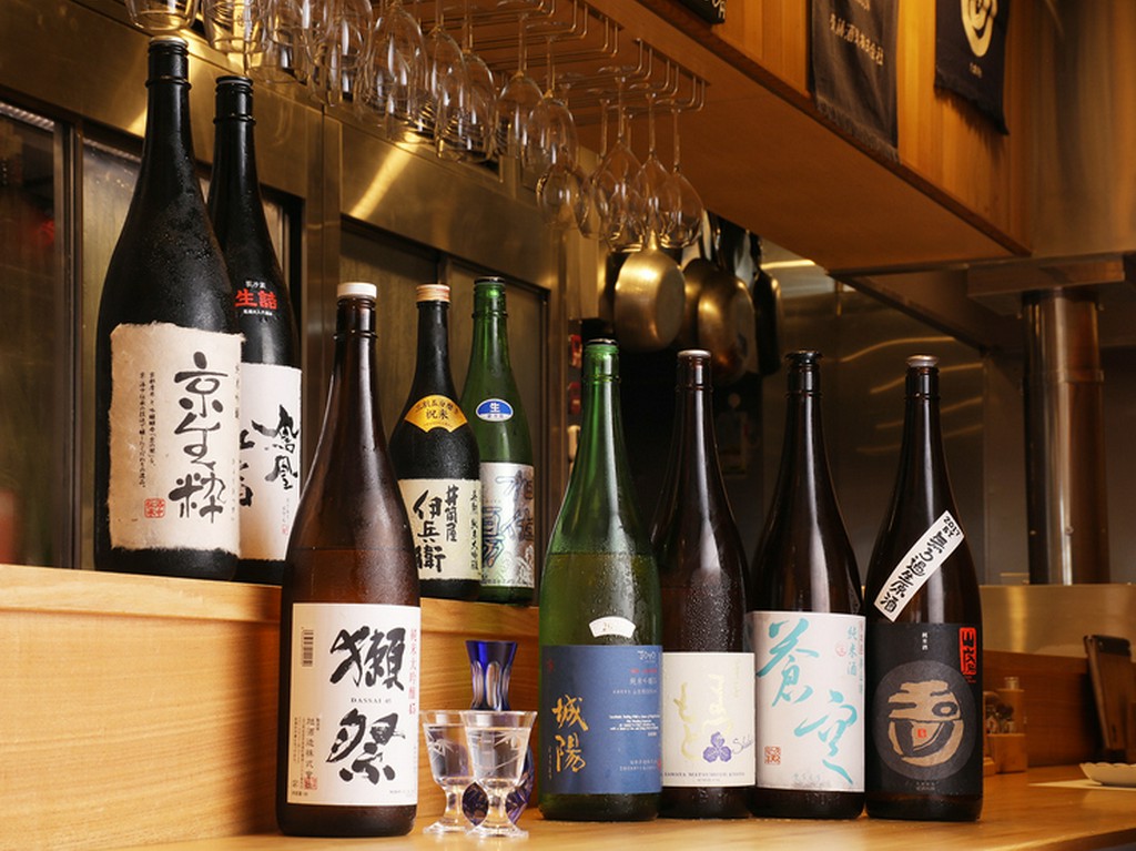 料理に合わせて厳選されたお酒がズラリ。美酒に酔いしれる