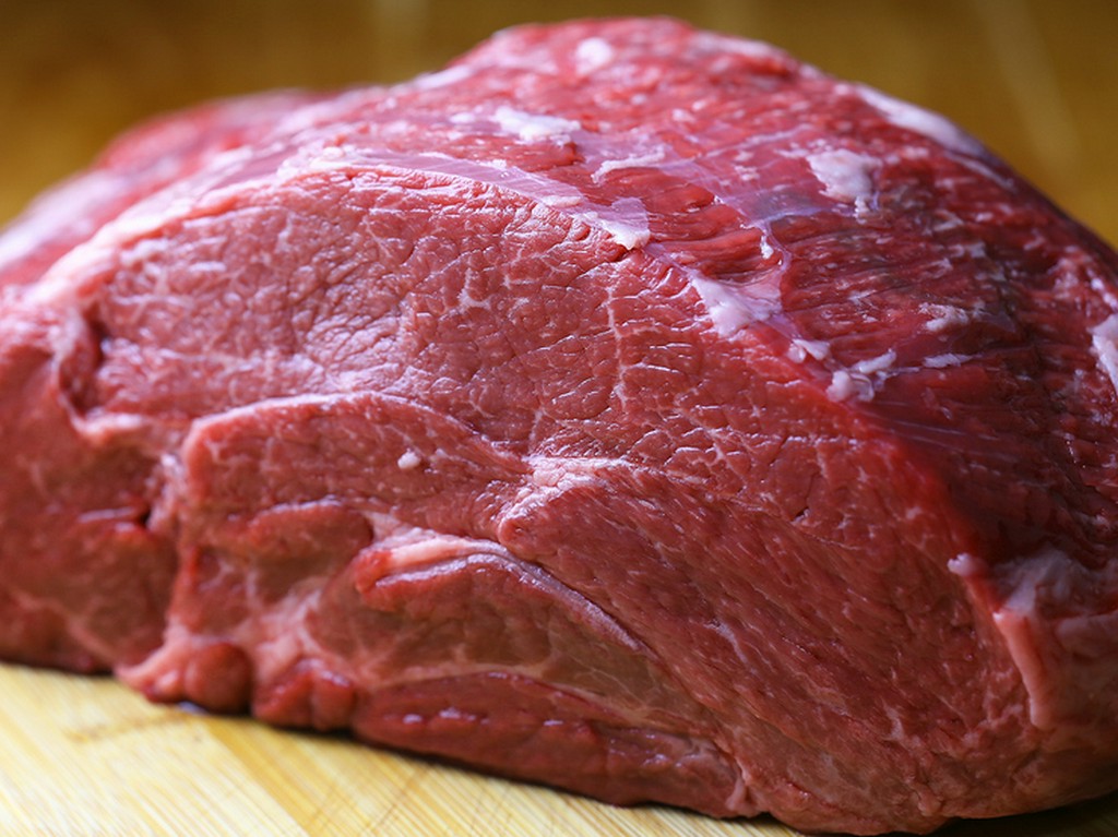 『赤城牛ランプステーキ　150g』はわさびをちょっとつけて味わうのが通な楽しみ