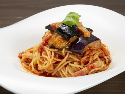 パスタ、ピザ、一品料理も豊富